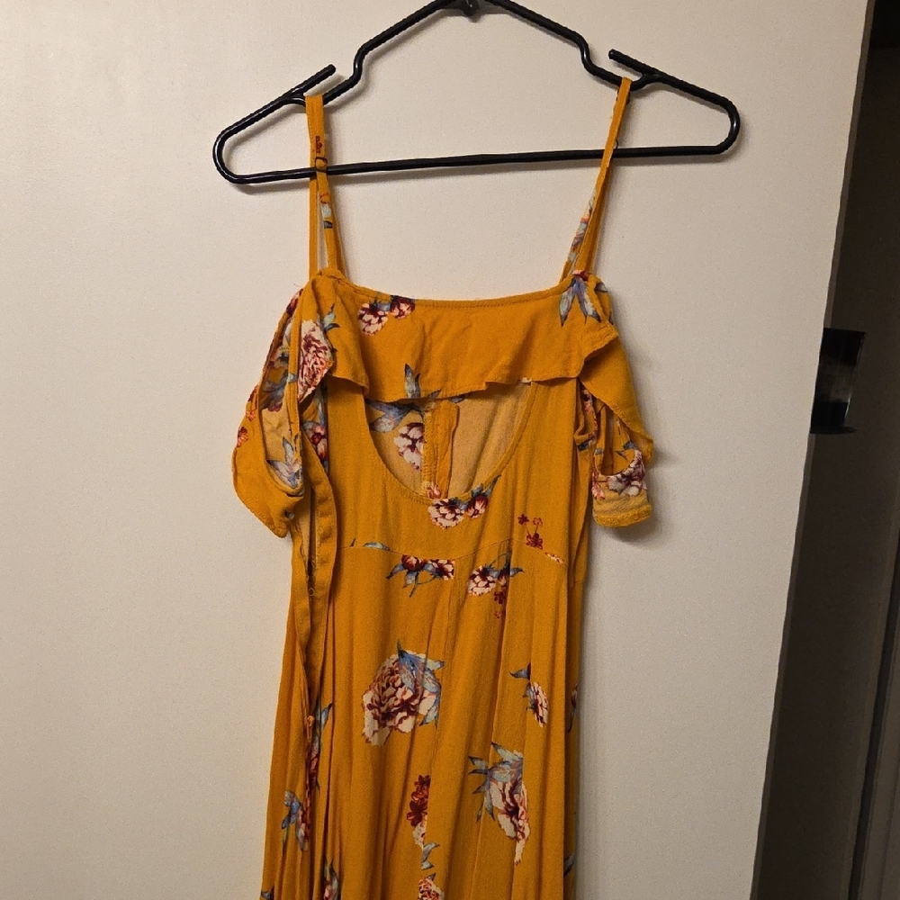 Xhilaration Boho Cold Shoulder Midi Dress with Slit - Size Medium
​Description - Picture 10 of 11